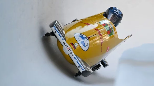 Liegt im Monobob auf WM-Goldkurs: Laura Nolte. - &copy; Robert Michael/dpa