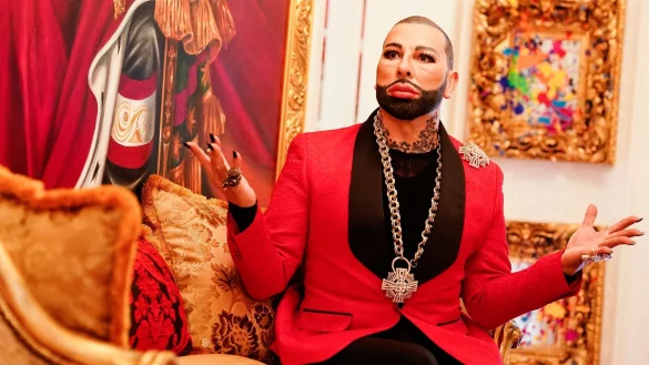 Harald Glööckler: «Ich glaube, dass es Glück bringt, wenn man positiv ist und in jeder Situation etwas Gutes sieht.» - © Uwe Anspach/dpa