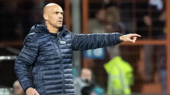 Wechselte gegen die Grasshopper Z&uuml;rich munter durch: Bochum-Coach Thomas Letsch. - &copy; Bernd Thissen/dpa