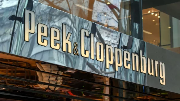 Der Schriftzug "Peek & Cloppenburg" &uuml;ber dem Eingang zu einem Gesch&auml;ft des deutschen Textilkaufhauses. - &copy; Jens Kalaene/dpa-Zentralbild/dpa/Arcivbild
