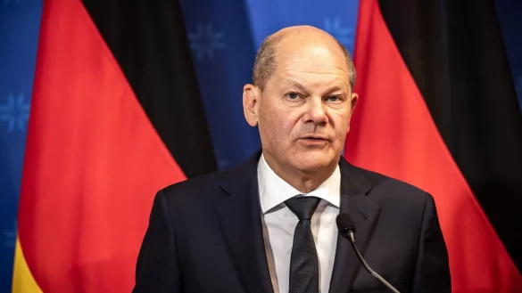 Bundeskanzler Olaf Scholz nimmt an der Pressekonferenz nach dem Treffen mit den Regierungschefs der baltischen Staaten teil. - &copy; Michael Kappeler/dpa