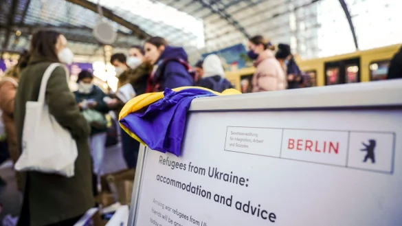 Gefl&uuml;chtete aus der Ukraine nach ihrer Ankunft am Berliner Hauptbahnhof. - &copy; Kay Nietfeld/dpa