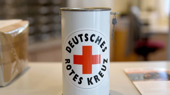 Geldspende geht in der Regel vor Sachspende: In Krisenregionen können Hilfsorganisationen damit flexibler und effizienter helfen. - © Carsten Rehder/dpa/dpa-tmn