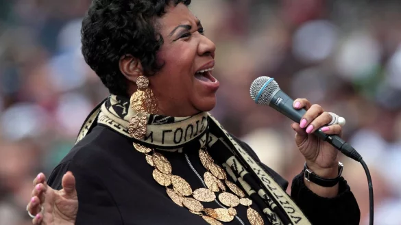 Die US-amerikanische Souls&auml;ngerin Aretha Franklin w&auml;hrend eines Auftritts in Detroit (Archivbild). - &copy; Jeff Kowalsky/epa/dpa