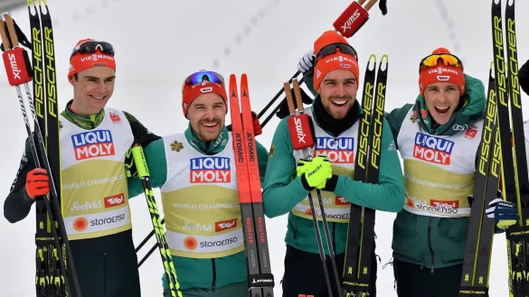Vinzenz Geiger (l-r), Fabian Rie&szlig;le, Johannes Rydzek und Eric Frenzel aus Deutschland. Auch 2023 sollen Medaillen her. - &copy; Hendrik Schmidt/dpa-Zentralbild/dpa