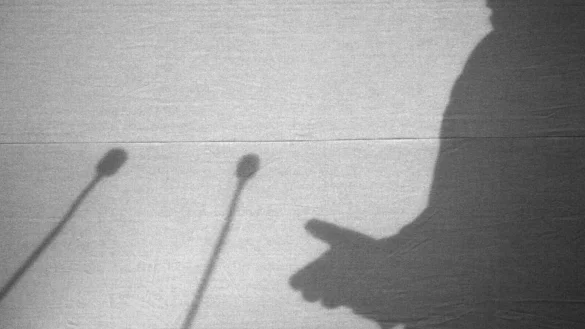 Menschen mit einer starken Haltung pro oder kontra Wissenschaft sch&auml;tzen ihr eigenes Wissen als sehr hoch ein. - &copy; David Ebener/dpa