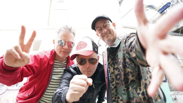 Das Hip-Hop-Trio Fettes Brot gibt auf der Hamburger Trabrennbahn Bahrenfeld zwei Abschiedskonzerte. - &copy; Marcus Brandt/dpa