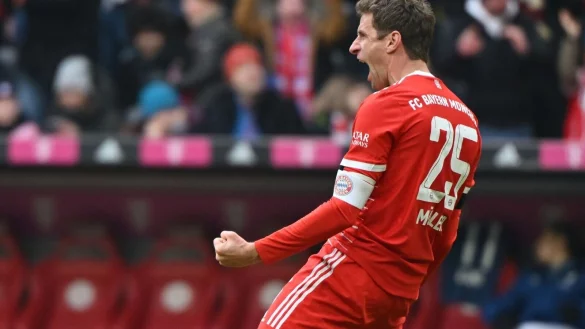 Bejubelt den ersten Treffer des Spiels: Thomas M&uuml;ller vom FC Bayern. - &copy; Peter Kneffel/dpa