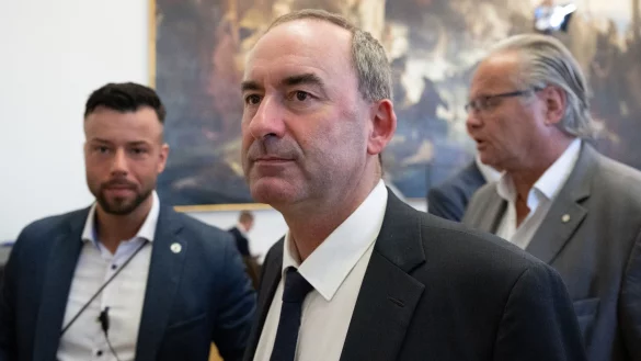 Ein Antrag von Gr&uuml;nen und SPD auf Entlassung von Hubert Aiwanger wurde abgelehnt. - &copy; Sven Hoppe/dpa-Pool/dpa