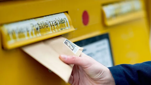 Die meisten bei der Bundesnetzagentur eingehenden Beschwerden beziehen sich auf die Deutsche Post. - &copy; Monika Skolimowska/dpa-Zentralbild/dpa