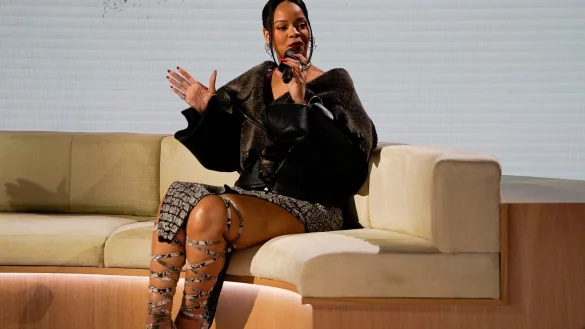 Vor vier Jahren sagte sie noch ab, nun steht sie bei der Halbzeitshow des Super-Bowl auf der B&uuml;hne: S&auml;ngerin Rihanna. - &copy; Mike Stewart/AP/dpa