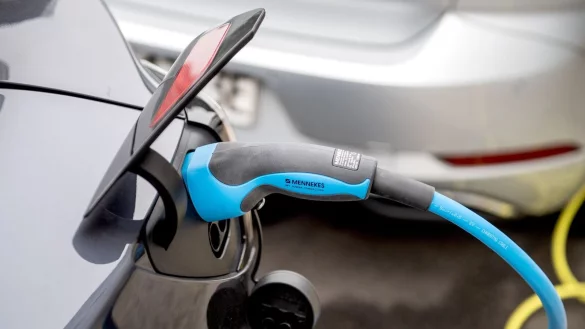 Einmal vollladen: Was das gerade kostet, haben viele beim E-Auto nicht immer sofort auf dem Schirm. - &copy; Zacharie Scheurer/dpa-tmn