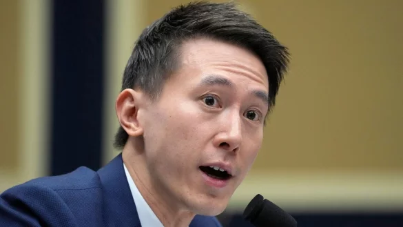 Tiktok-CEO Shou Zi Chew sagt &uuml;ber die Datenschutz- und Datensicherheitspraktiken der Plattform aus. - &copy; Alex Brandon/AP