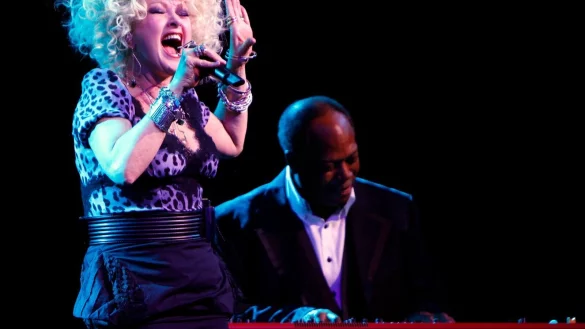 Die US-S&auml;ngerin Cyndi Lauper wird 70. - &copy; Kamil Krzaczynski/EPA/dpa