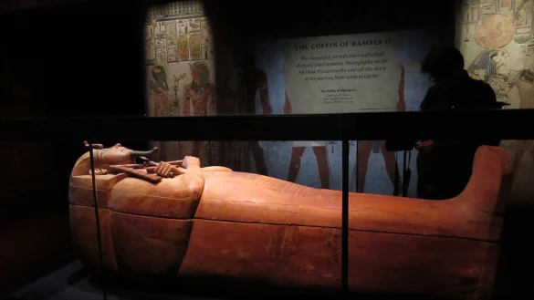 Der Sarkophag von Ramses II. ist Teil der Ausstellung &laquo;Ramses und das Gold der Pharaonen&raquo; in Paris. - &copy; Sabine Glaubitz/dpa