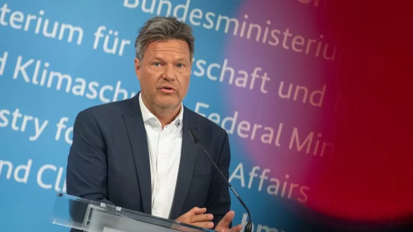 Wirtschaftsminister Robert Habeck (B&uuml;ndnis 90/Die Gr&uuml;nen) hatte sich in der vergangenen Woche von seinem Staatssekret&auml;r Graichen getrennt. - &copy; Christophe Gateau/dpa