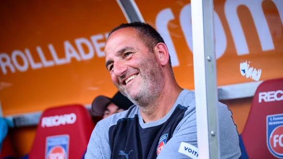 Erkennt einige Parallelen zum n&auml;chsten Gegner Union Berlin: Heidenheim-Coach Frank Schmidt. - &copy; Tom Weller/dpa