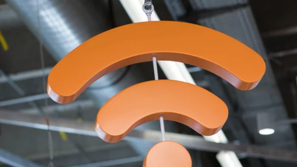 WPS ist ein Feature, um WLAN-Ger&auml;te per Knopfdruck am Router ins verschl&uuml;sselte WLAN-Netzwerk einzubinden. Die Technologie gilt aber als unsicher und macht immer wieder Probleme. - &copy; Andrea Warnecke/dpa-tmn