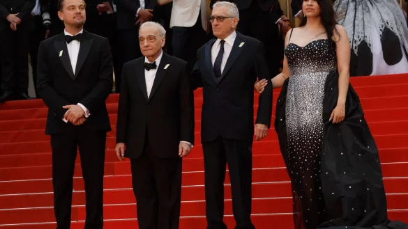 Leonardo DiCaprio (l-r), Martin Scorsese, Robert De Niro und Cara Jade Myers stellen ihren Film &laquo;Killers of the Flower Moon&raquo; in Cannes vor. - &copy; Joel C Ryan/Invision/AP/dpa