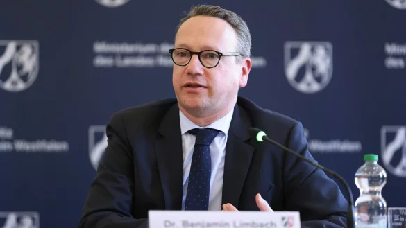 Benjamin Limbach (B&uuml;ndnis 90/Die Gr&uuml;nen), Minister der Justiz von Nordrhein-Westfalen. - &copy; David Young/dpa/Archivbild