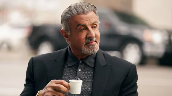 Dwight (Sylvester Stallone) wird nach Tulsa geschickt. - &copy; Brian Douglas/Paramount+/dpa