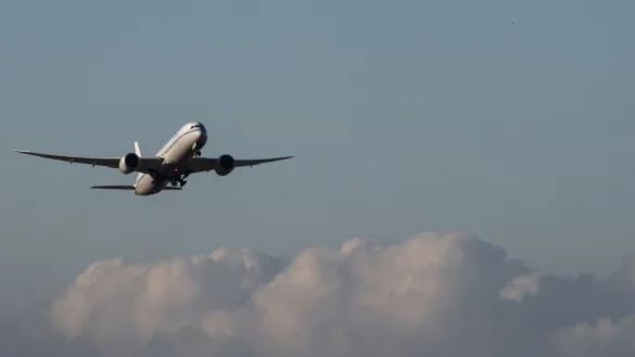 Auf dem Flugplan des L&uuml;becker Flughafens stehen in diesem Sommer vor allem touristische Reiseziele. - &copy; Julia Cebella/dpa/Symbolbild