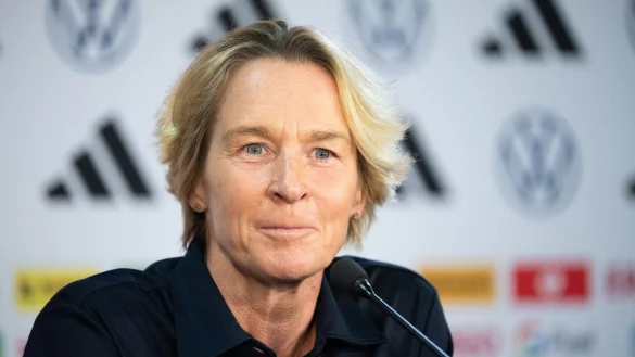 Martina Voss-Tecklenburg macht als Bundestrainerin der deutschen Frauen-Fu&szlig;ballnationalmannschaft weiter. - &copy; Sebastian Christoph Gollnow/dpa
