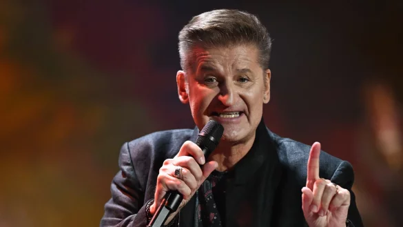 Der Pur-S&auml;nger Hartmut Engler kennt H&ouml;hen - aber auch Tiefen. - &copy; Hendrik Schmidt/dpa