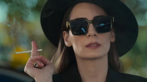 Schauspielerin Melisa S&ouml;zen als Annem im Film &laquo;Vor wem laufen wir eigentlich davon?&raquo; - &copy; -/Netflix/dpa