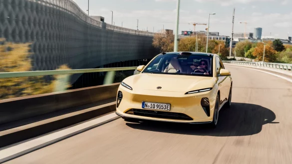 Der Nio ET5 ist die kleinere, aber auch günstigere Alternative zum ET7 und EL7. Mit 369 kW/490 PS und bis zu 700 Nm liefert er eine beeindruckende Performance. - © Nio/dpa-mag