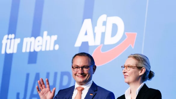Tino Chrupalla und Alice Weidel auf dem AfD-Bundesparteitag in Magdeburg. - &copy; Carsten Koall/dpa