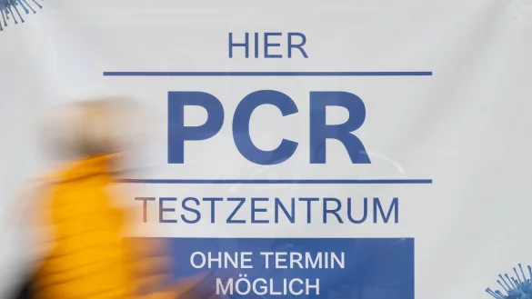 Derzeit m&uuml;ssen f&uuml;r einen PCR-Test 32,39 Euro gezahlt werden. - &copy; Marijan Murat/dpa