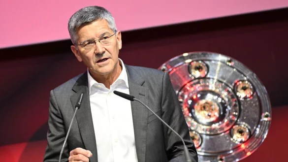 Bayern-Pr&auml;sident Herbert Hainer erwartet eine starke Leistung des FCB im Spitzenspiel gegen den BVB. - &copy; Angelika Warmuth/dpa