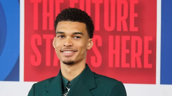 Will bei Olympia Gold gewinnen: Victor Wembanyama. - © John Minchillo/AP/dpa