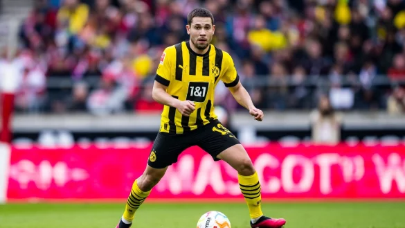 Steht kurz vor dem Wechsel zum FC Bayern: Raphael Guerreiro. - &copy; Tom Weller/dpa