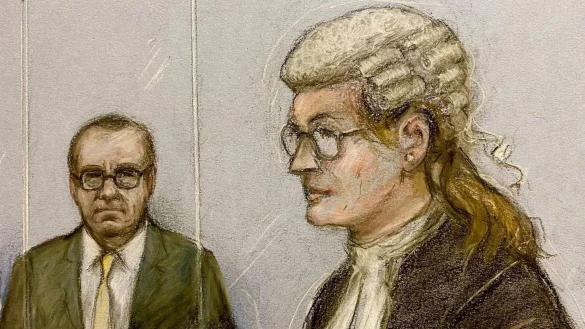 Die Gerichtsskizze zeigt Kevin Spacey und Staatsanwältin Christine Agnew im Gerichtssaal in London. - © Elizabeth Cook/PA Wire/dpa