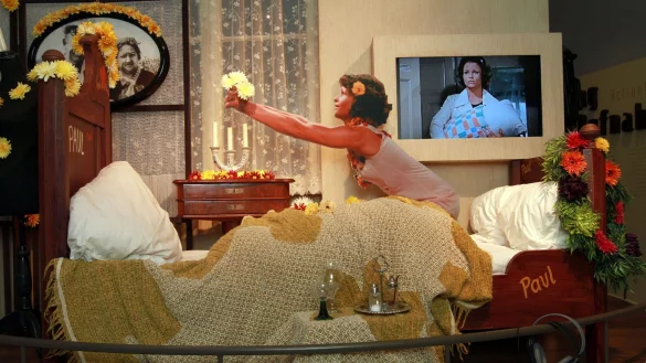 Im Filmmuseum Potsdam wurde eine Filmszene aus dem DDR-Streifen &laquo;Die Legende von Paul und Paula&raquo; mit Angelica Domr&ouml;se nachgebaut. - &copy; Nestor Bachmann/dpa-Zentralbild/dpa