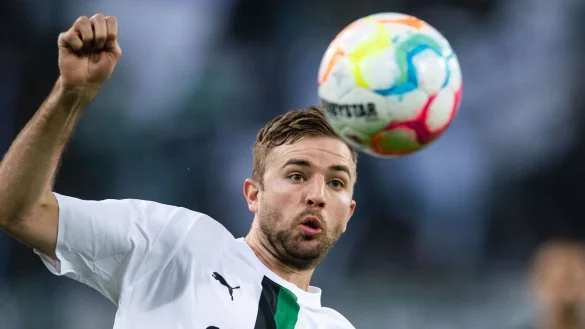 Der Gladbacher Christoph Kramer stellt sich hinter den Trainer. - &copy; Marius Becker/dpa