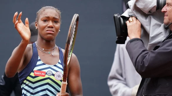 Noma Noha Akugue hatte nach ihrem &uuml;berraschenden Erfolg Tr&auml;nen in den Augen. - &copy; Marcus Brandt/dpa