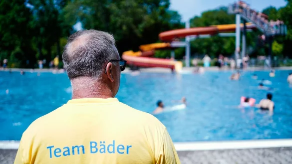 Die Kriminalit&auml;t in Freib&auml;dern nimmt zu, einige Schwimmmeister sind besorgt. - &copy; Uwe Anspach/dpa