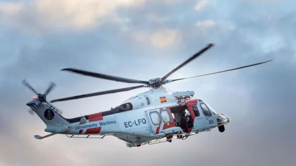 Die spanische Seenotrettung suchte mit Schiffen und Hubschraubern nach den deutschen Seglern. - &copy; Salvamento Maritimo/dpa