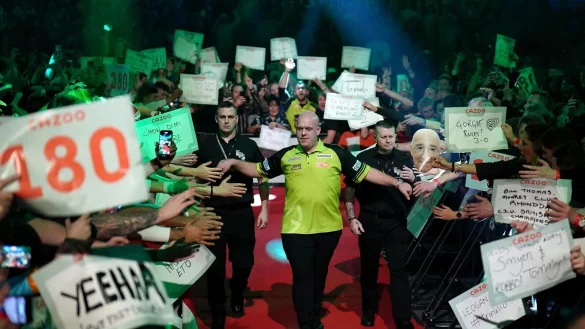 Darts-Star Michael van Gerwen ist der Favorit auf den WM-Titel. - &copy; Zac Goodwin/PA Wire/dpa