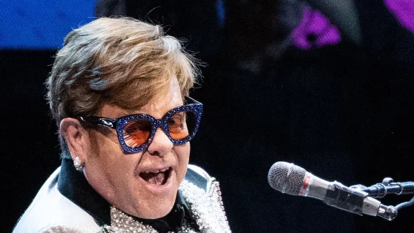 Superstar Elton John performt im Rahmen seiner &laquo;Farewell Yellow Brick Road Tour 2023&raquo; in der M&uuml;nchener Olympiahalle. - &copy; Sven Hoppe/dpa