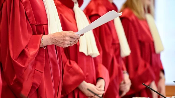 M&uuml;ssen Abiturienten einen Zeugnisvermerk dar&uuml;ber akzeptieren, dass ihre Rechtschreibleistungen nicht in die Noten eingeflossen sind? Mit dieser Frage befasst sich das Bundesverfassungsgericht in Karlsruhe. - &copy; Uli Deck/dpa