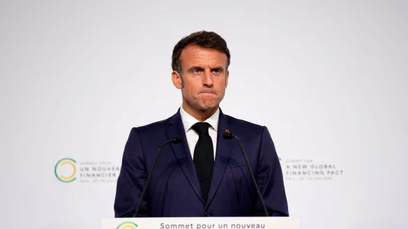 Emmanuel Macron verschiebt wegen der Krawallen in Frankreich den geplanten Staatsbesuch in Deutschland. - &copy; Lewis Joly/AP Pool/AP/dpa