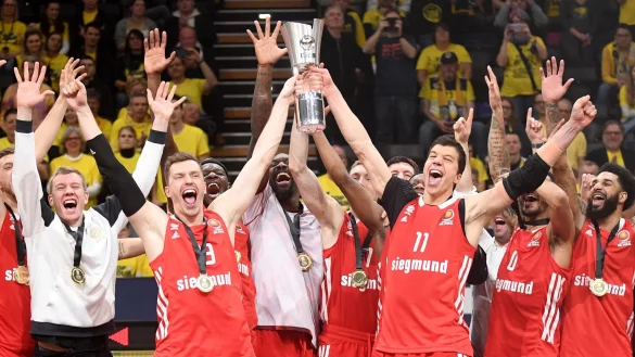 Der FC Bayern will seinen Pokal-Titel verteidigen. - © Michael Schwartz/dpa