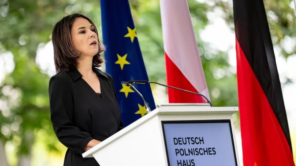 Au&szlig;enministerin Annalena Baerbock Spricht beim Gedenken zum 84. Jahrestag nach dem Beginn des Zweiten Weltkriegs in Berlin. - &copy; Fabian Sommer/dpa