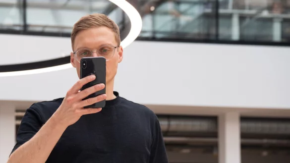 Betr&uuml;ger entwickeln st&auml;ndig neue Taktiken, um Menschen zu t&auml;uschen. Man kann sich jedoch mit einigen Tipps sch&uuml;tzen. - &copy; Bernd Diekjobst/dpa-tmn