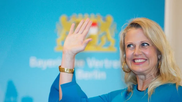 Barbara Sch&ouml;neberger hat Spa&szlig; daran, sich zu verkleiden. - &copy; Carsten Koall/dpa