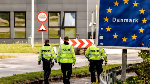 Die stichprobenartigen Kontrollen werden auch an der deutsch-d&auml;nischen Grenze versch&auml;rft. - &copy; Axel Heimken/dpa